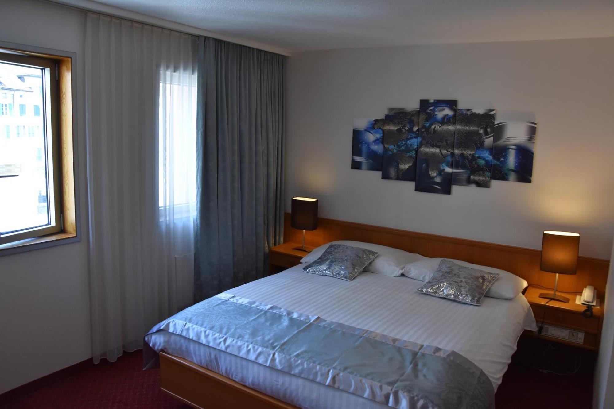 Hotel Des Trois Rois Le Locle Exterior photo