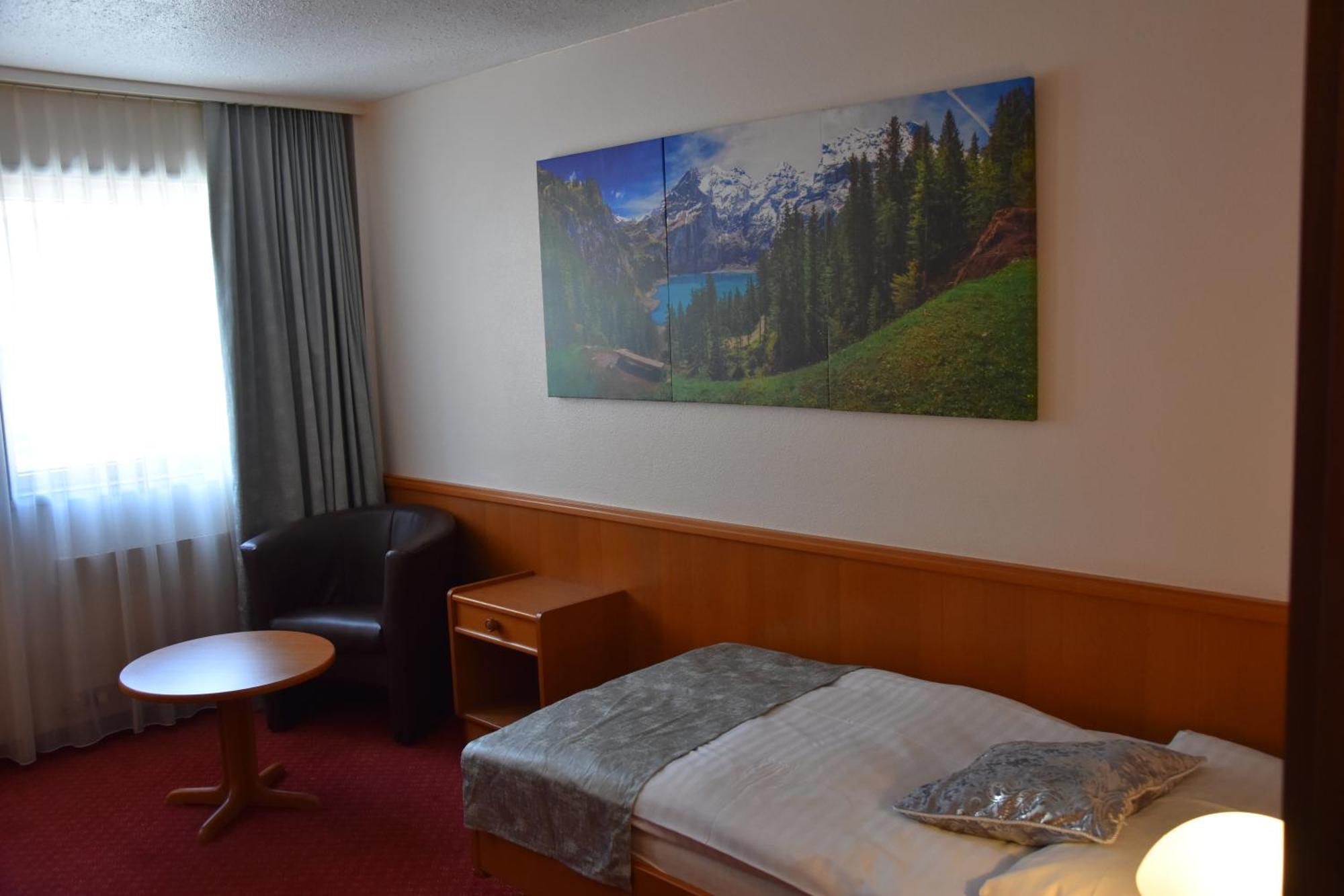 Hotel Des Trois Rois Le Locle Exterior photo